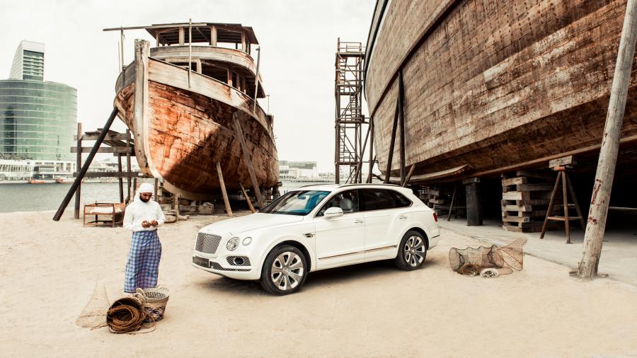  Bentley Bentayga Pearl of the Gulf 2019 года  (UAE) (фото 1 из 9)